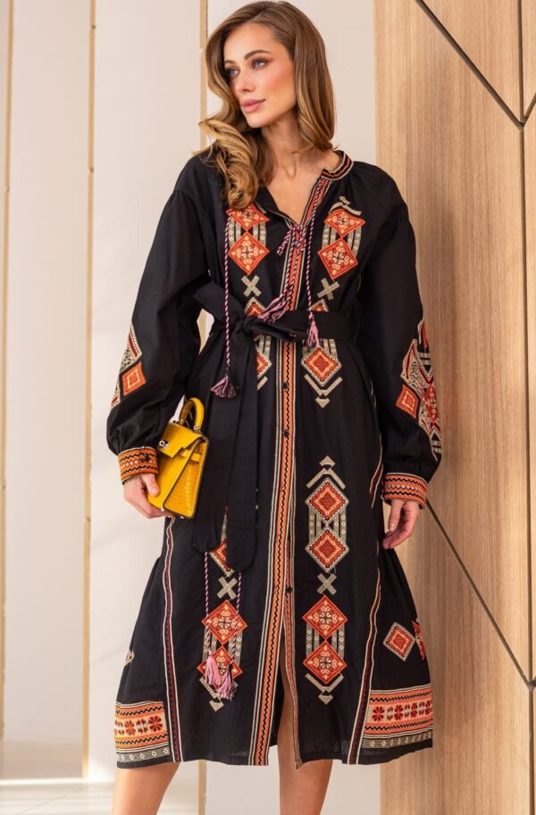 Літня сукня декорована вишивкою чорна | 95914