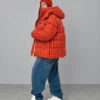 Зимовий пуховик oversize у смужку червоний | 100732 16 Зимовий пуховик oversize у смужку червоний | 100732