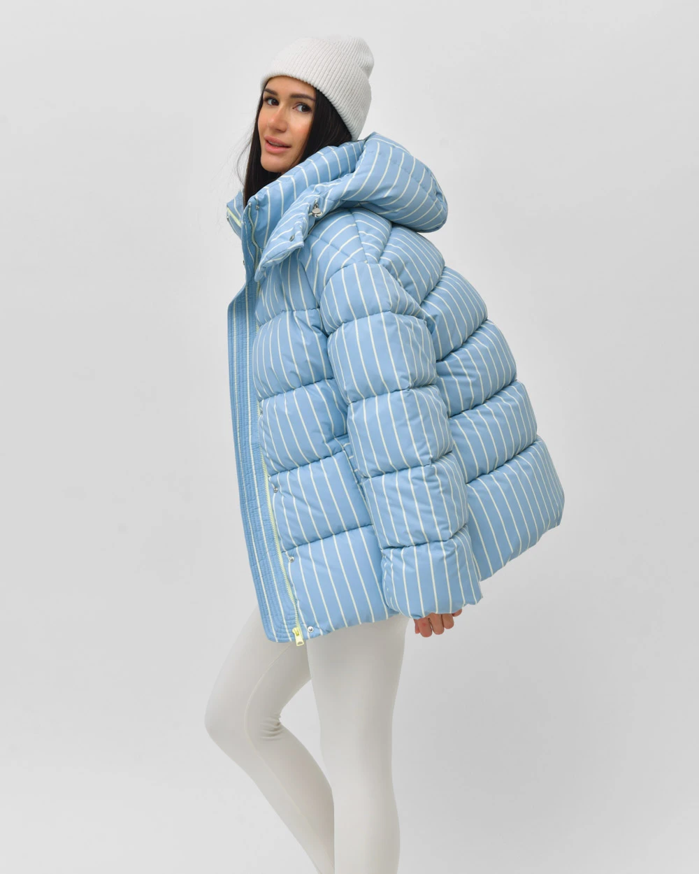 Зимовий пуховик oversize у смужку блакитний | 100679